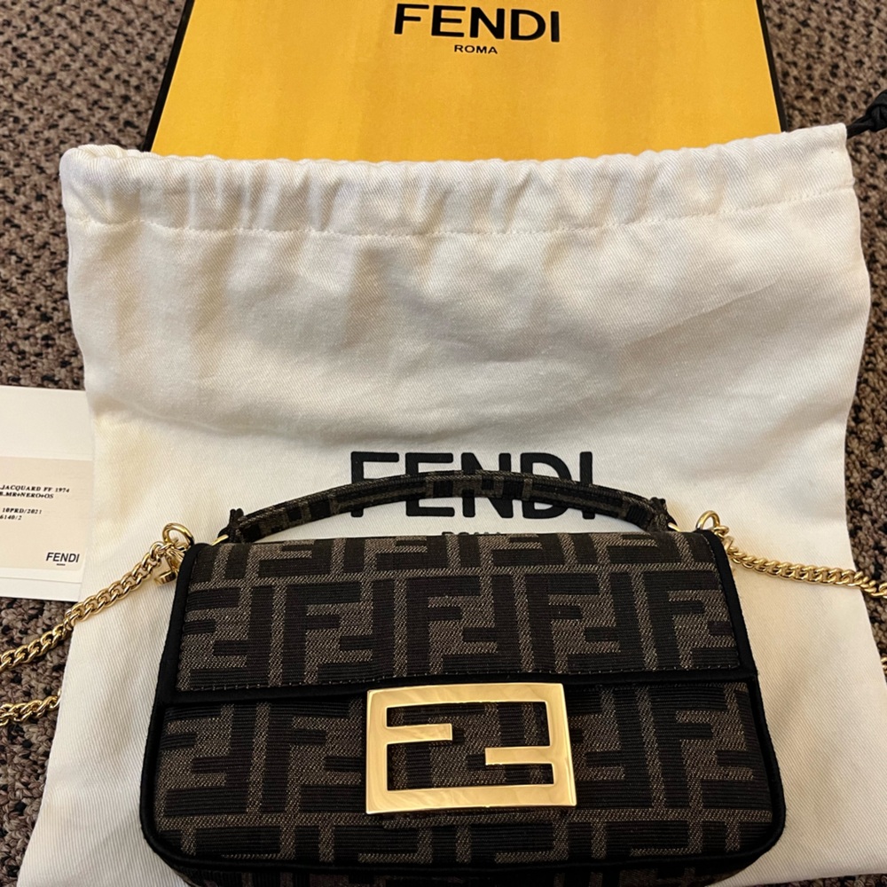 Fendi mini baguette